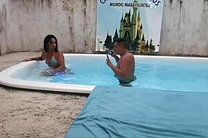 Old amateur gets his Latina wife to squirt