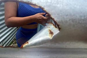 Homemade video of big ass ebony girlfriend in beach cabin